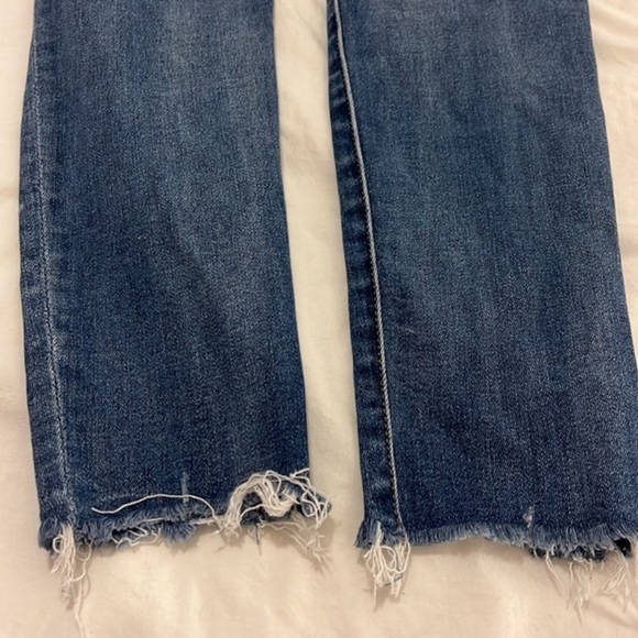 American Eagle Next Level Stretch Distressed Jeans - Size 6 Short - Picture 10 of 10